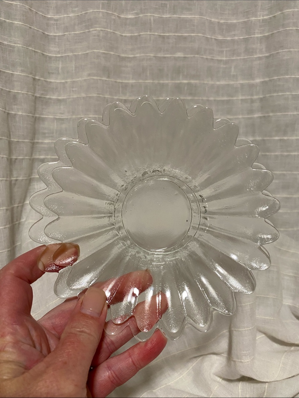 2 vintage glass daisy plates.